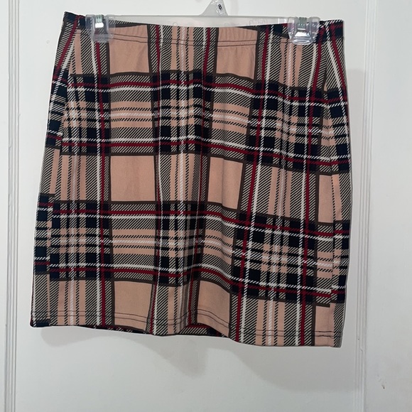 Plaid Pencil Skirt - Picture 4 of 4